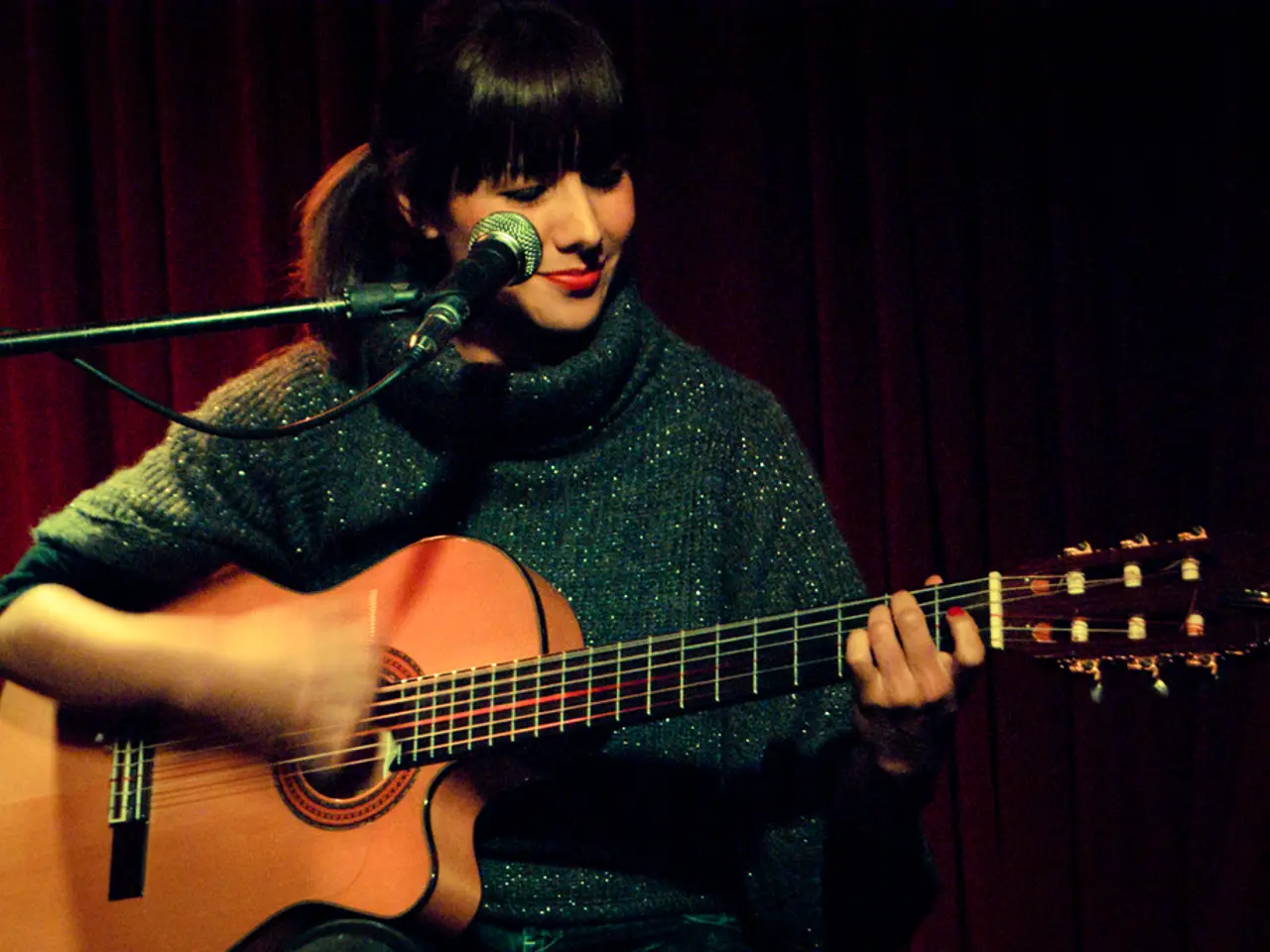 Exploring the Scientific Basis of Music Therapy and Its Role in Boosting Moods