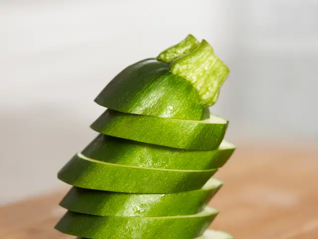 Rapid cucumber spoilage in a refrigerator: Experts provide insights