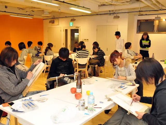 Kelheim: Catze collaborates with Housing Plus, painting a mural advocating against the stereotyping...