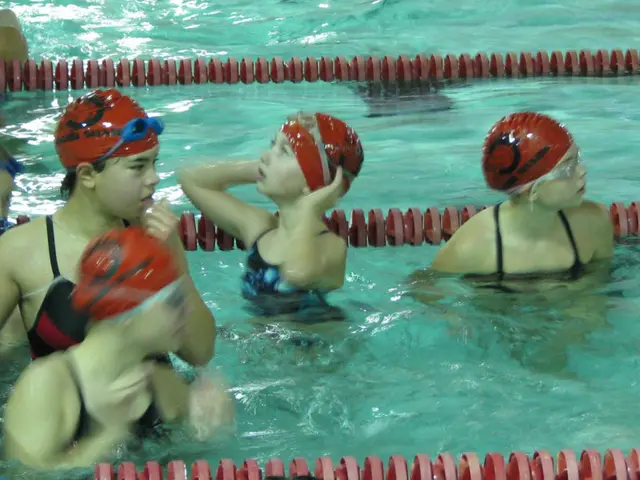 Unwanted touch incident at Stuttgart pool: adult molests underage swimmer