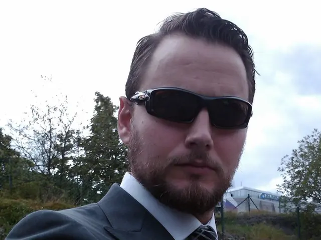 Recognizing an overabundance of pessimistic individuals in your circle: Identifying and dealing...