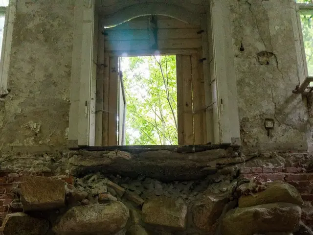 Incident of a motorist witnessing an ancient meteor hurtling towards Georgia and ultimately...