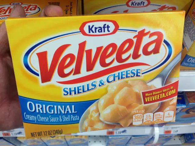 Texas confronts Kellogg's over the company's decision to eliminate harmful dyes from their cereal...