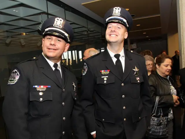 Night-time police operation on Hülchrather Street results in arrest of individual following threats...