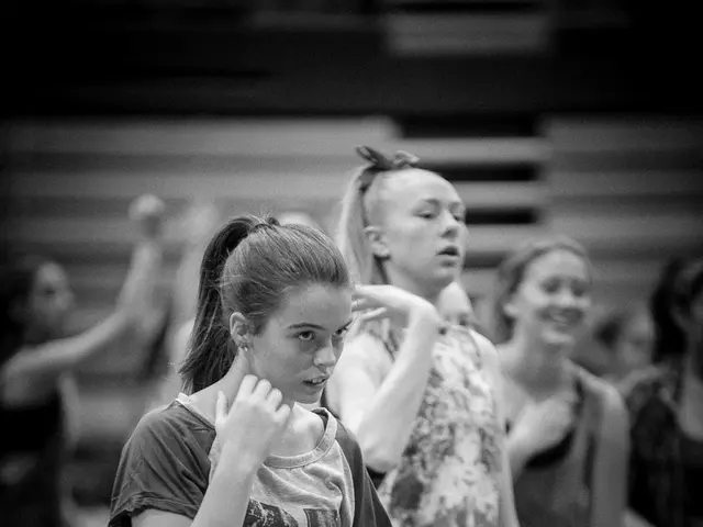 Machine-Based Exercise Routines: Advantages, Drawbacks, and Potential Consequences